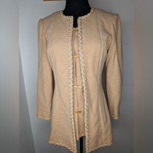 Beige Ladies Formal Gold Clasp Satin Lined Blazer Boucle Scroll Lace Trim Sz M